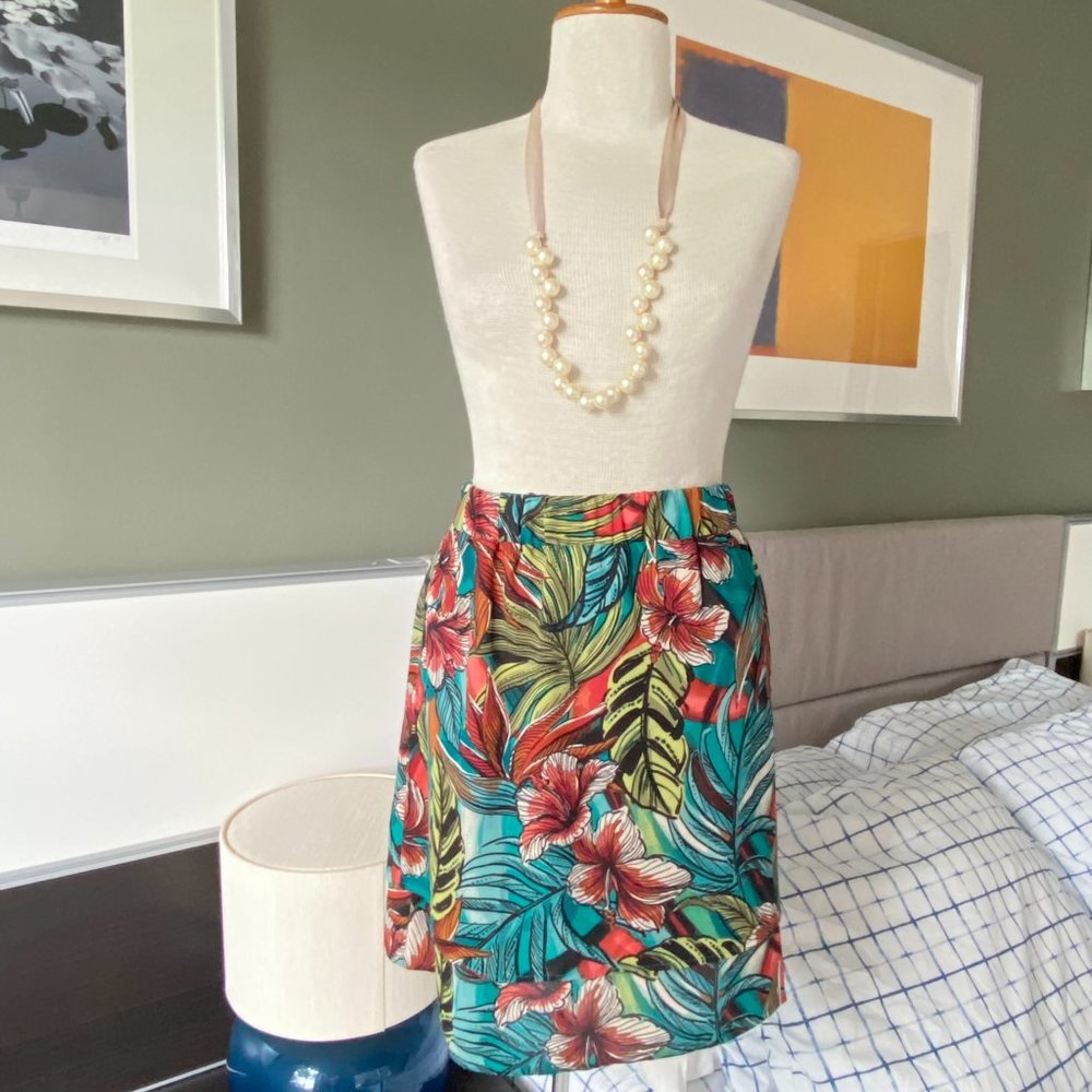 ❤️ LOFT Outlet Hawaiian Theme Tiered Skirt MEDIUM     - I118